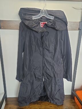 Lightweight Hooded Trench Coat in Black - Anorak